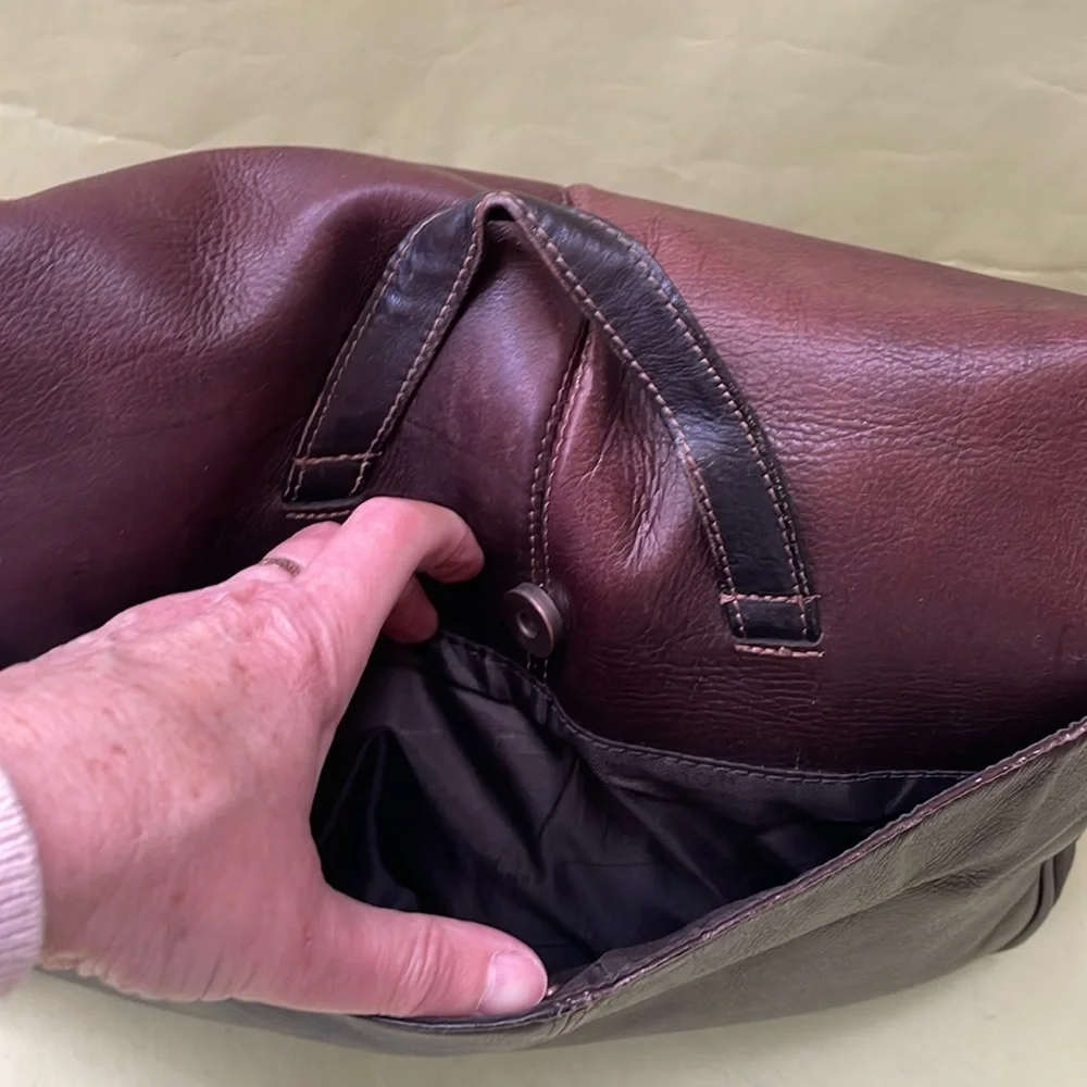 Vintage dark brown Kenneth Cole leather bag